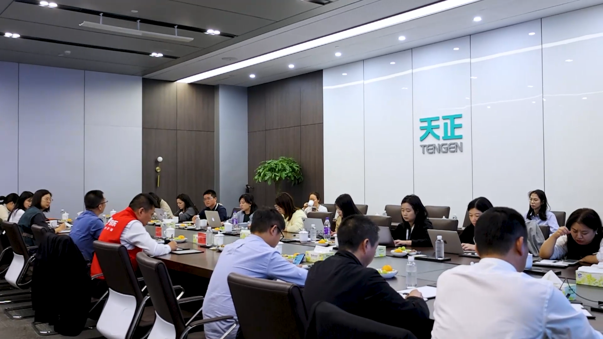 京东工业走进华体育hth官网入口，探访产业数智化之路！